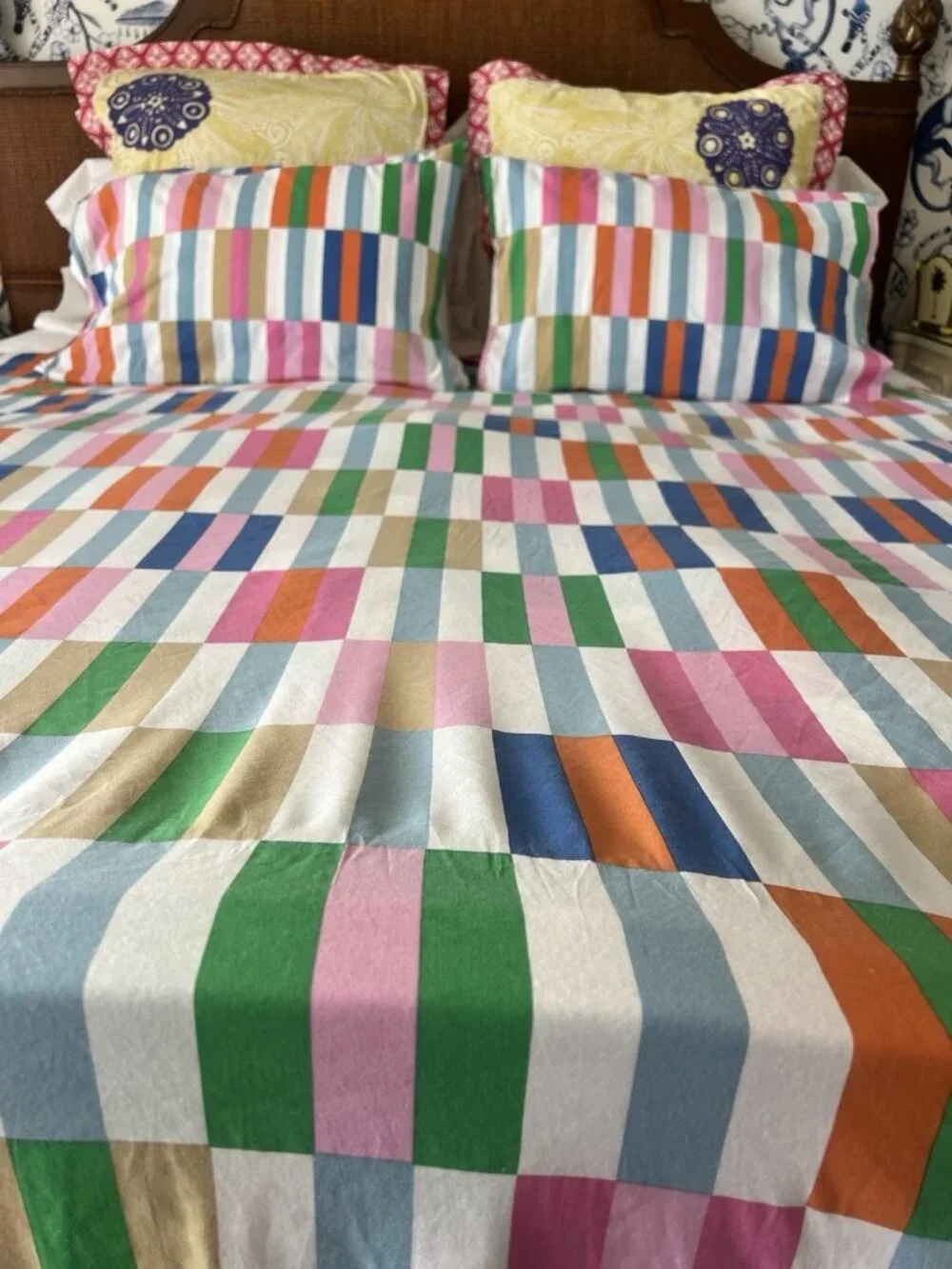 Ikea KLIBBKORSORT Full-Queen Duvet Cover & 2 STD Pillowcases Multicolor Modern